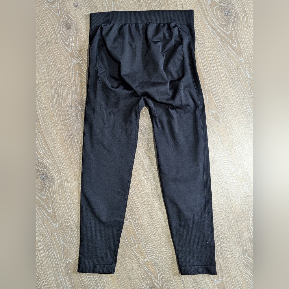 4/$10✨ Women's Medium Black Butt-lifting Seamless Leggings